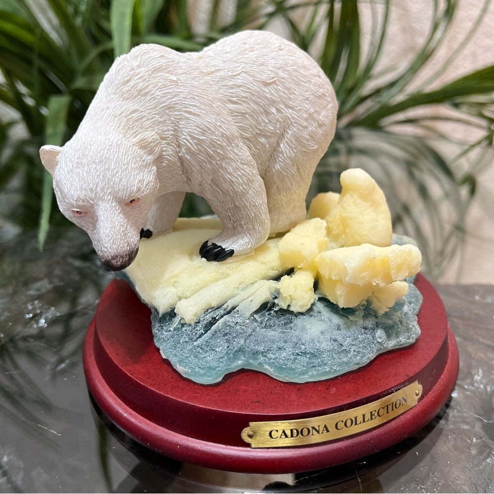 🧊 Polar Bear Statue 🧊 Cadona Collection